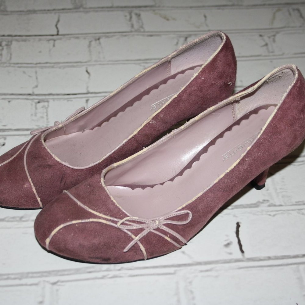 Pink Suede pump heels size 8 Highlights